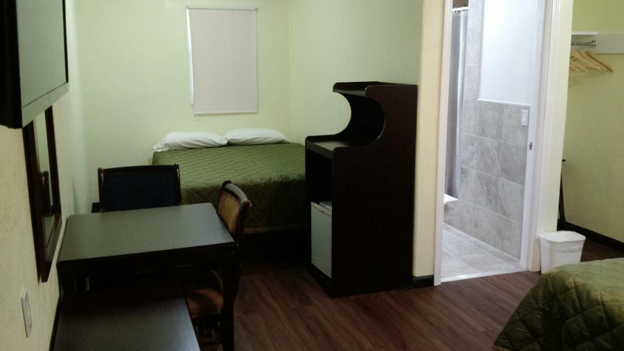 Motel El Rancho *
