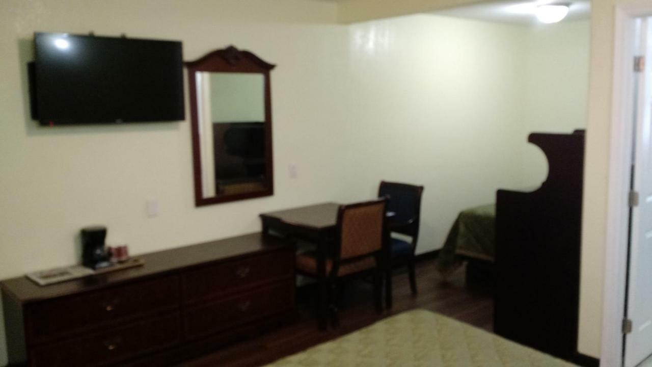 El Rancho Motel *